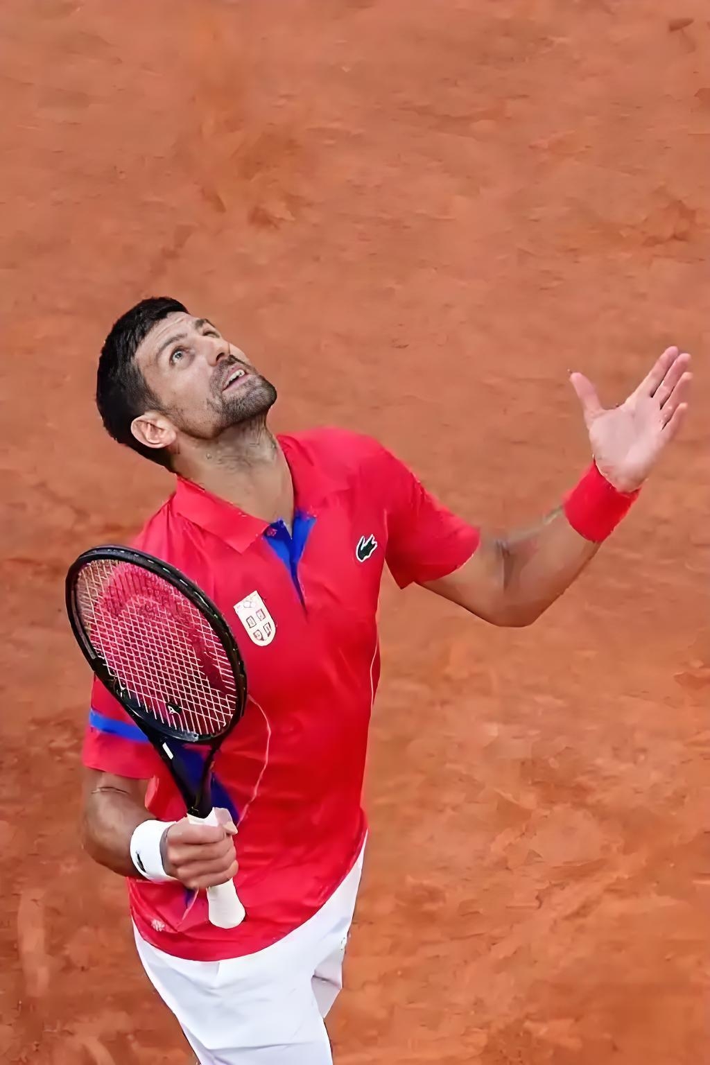 德约科维奇回归赛场，关键助攻首场状态亮眼，利物浦观众沸腾！